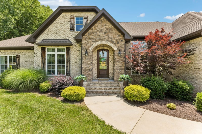 3926 Amanda Beth Ct, Columbia, TN 38401