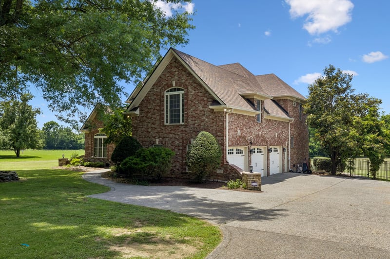 1405 Drakes Creek Rd, Hendersonville, TN 37075
