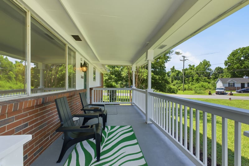 2400 Sandy Dr, Nashville, TN 37216