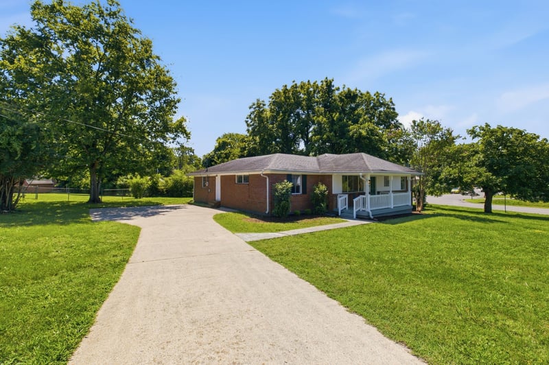 2400 Sandy Dr, Nashville, TN 37216