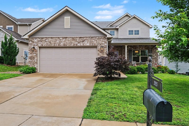 2925 Hen Brook Dr, Columbia, TN 38401