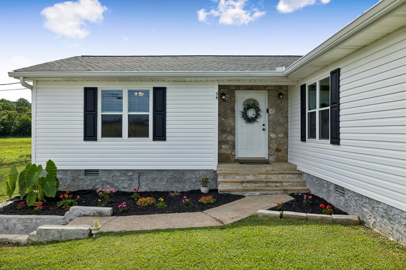 54 Hickman Hwy, Gordonsville, TN 38563