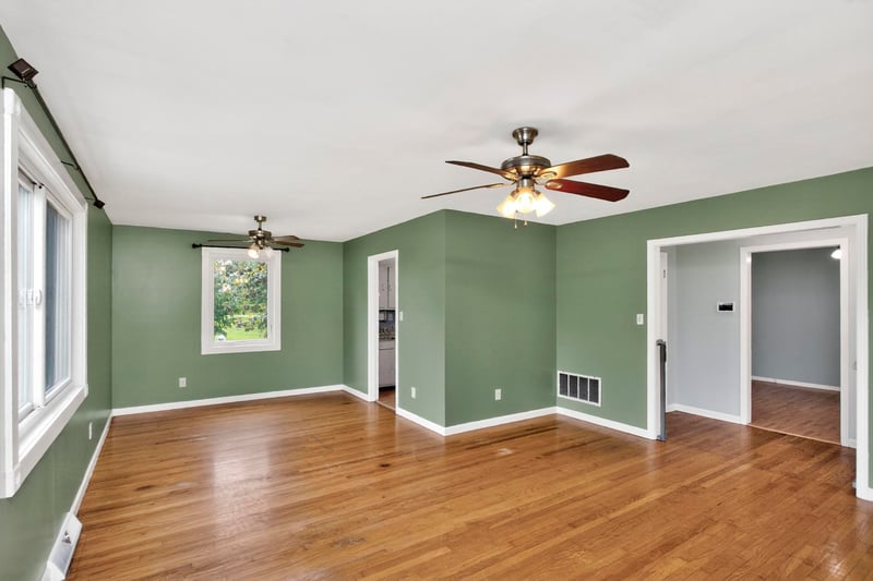 921 Azalea Dr, Columbia, TN 38401