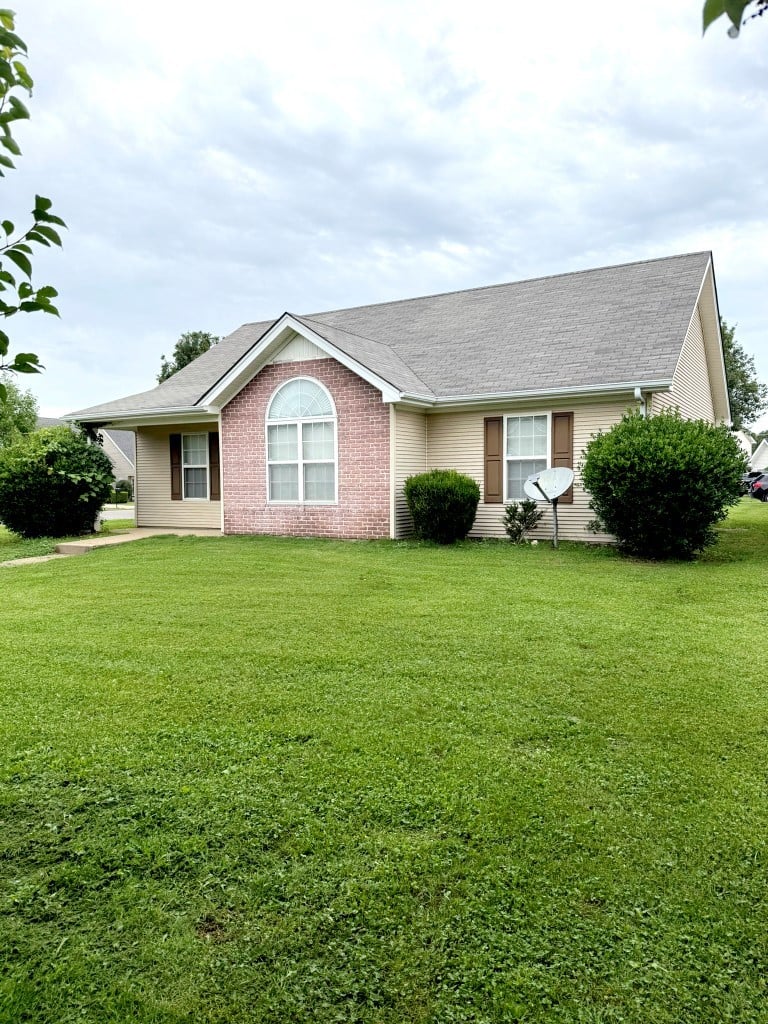 1451 Rochester Dr, Murfreesboro, TN 37130