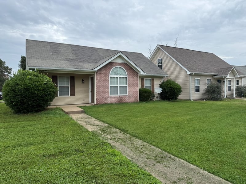 1451 Rochester Dr, Murfreesboro, TN 37130
