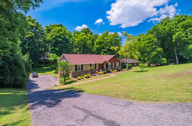 104 Trout Valley Dr, Hendersonville, TN 37075