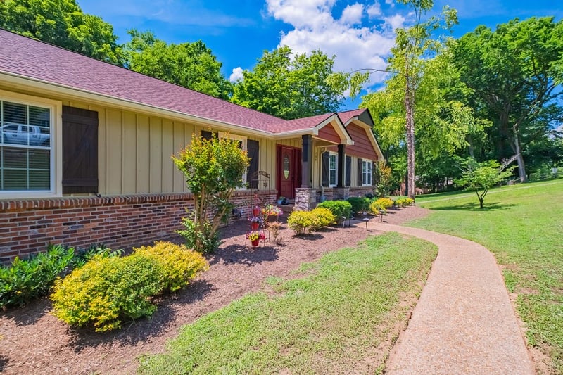 104 Trout Valley Dr, Hendersonville, TN 37075