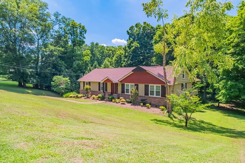 104 Trout Valley Dr, Hendersonville, TN 37075