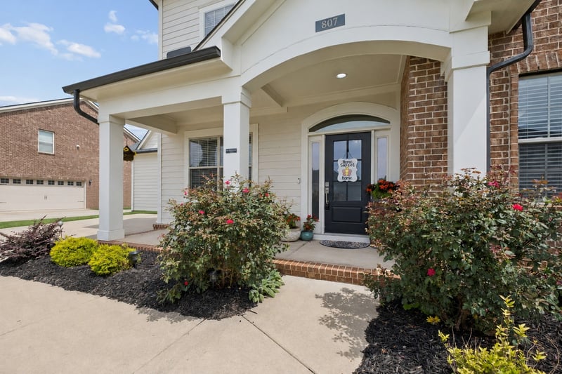 807 Sapphire Dr, Murfreesboro, TN 37128