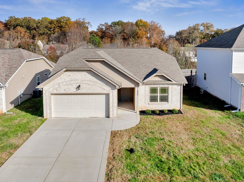 1062 Berra Dr, Springfield, TN 37172