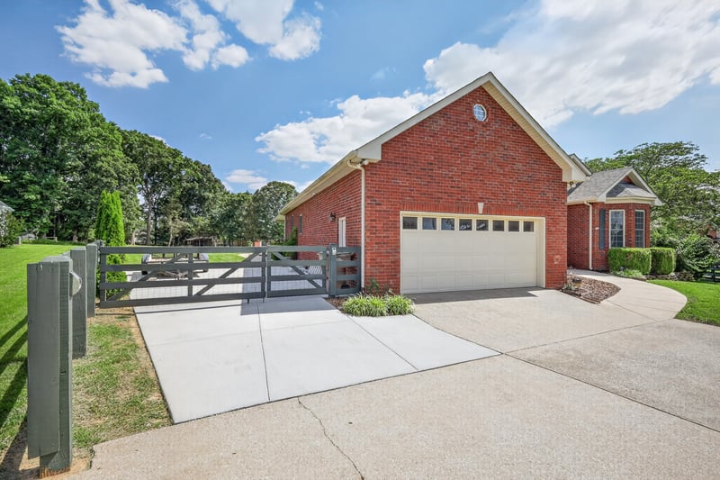 806 Pruitt Ct, Mount Juliet, TN 37122