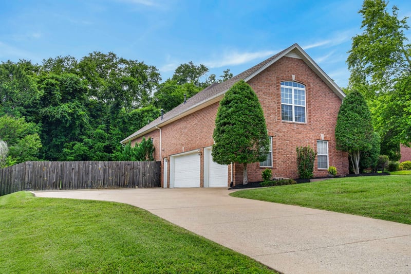 1015 Stafford Ct, Hendersonville, TN 37075