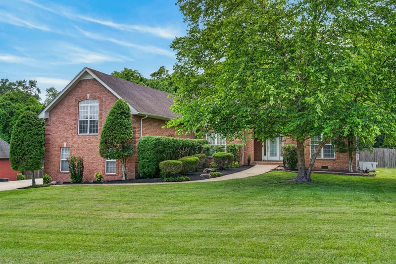 1015 Stafford Ct, Hendersonville, TN 37075