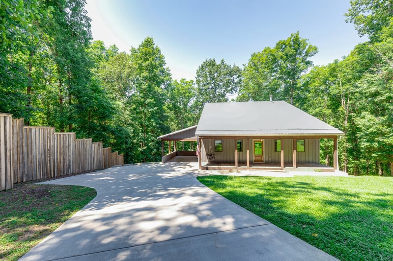 1095 Overlook Trl, Kingston Springs, TN 37082