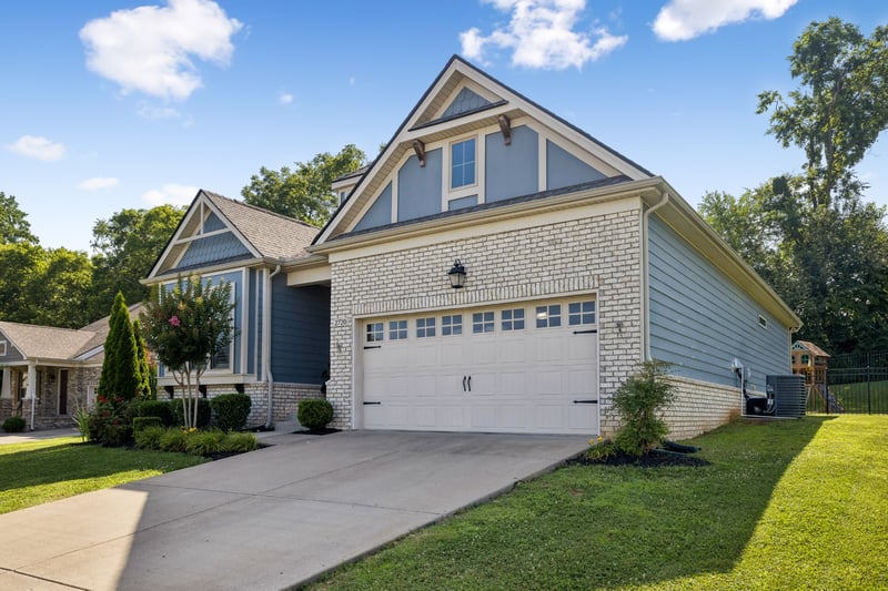 2720 Nottingham Dr, Columbia, TN 38401