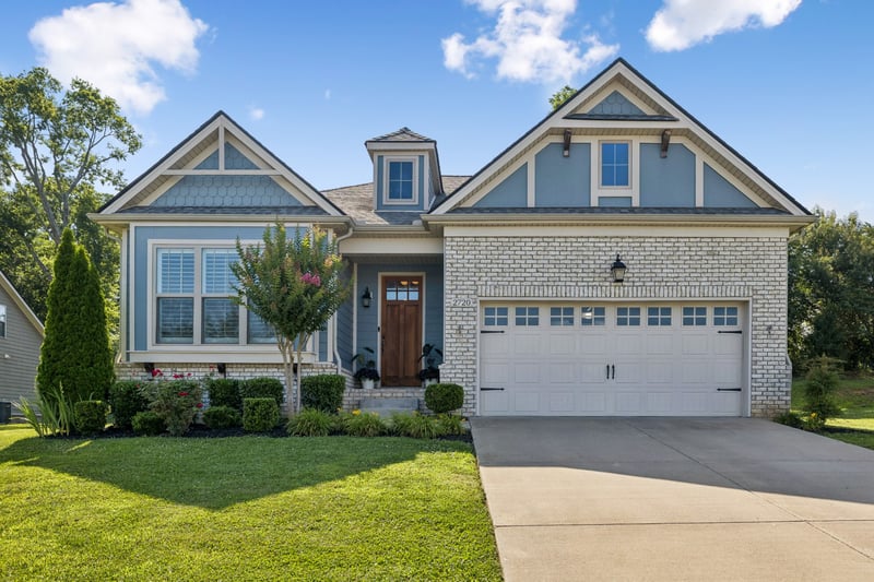 2720 Nottingham Dr, Columbia, TN 38401