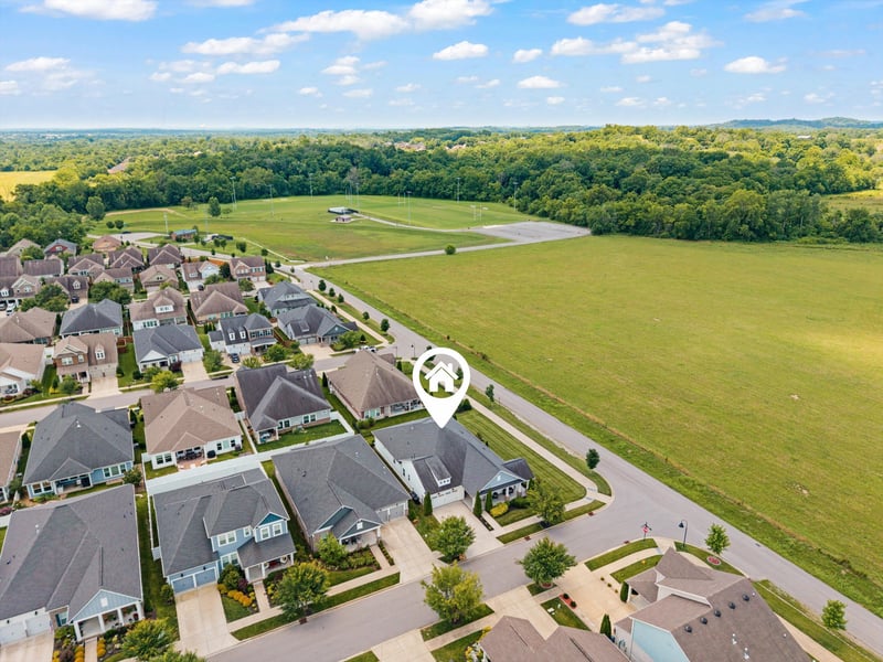 102 Edenburg Dr, Hendersonville, TN 37075