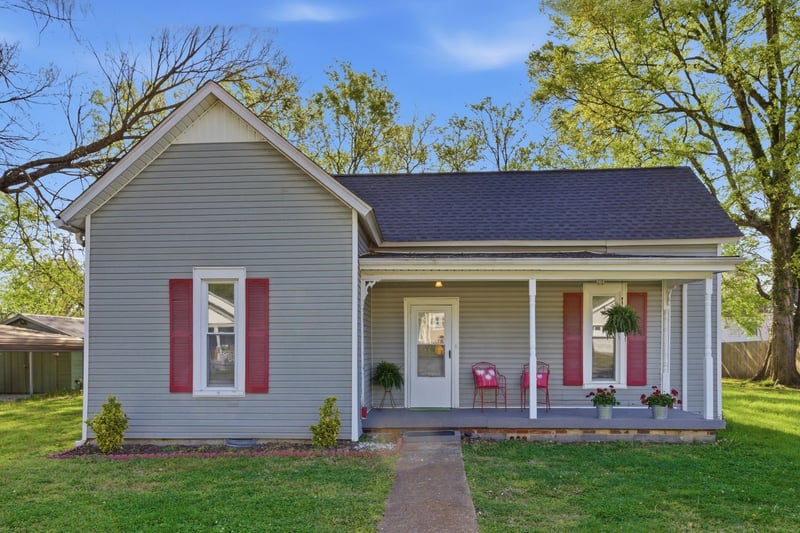 102 South Locust St, Mount Pleasant, TN 38474