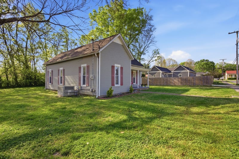 102 South Locust St, Mount Pleasant, TN 38474