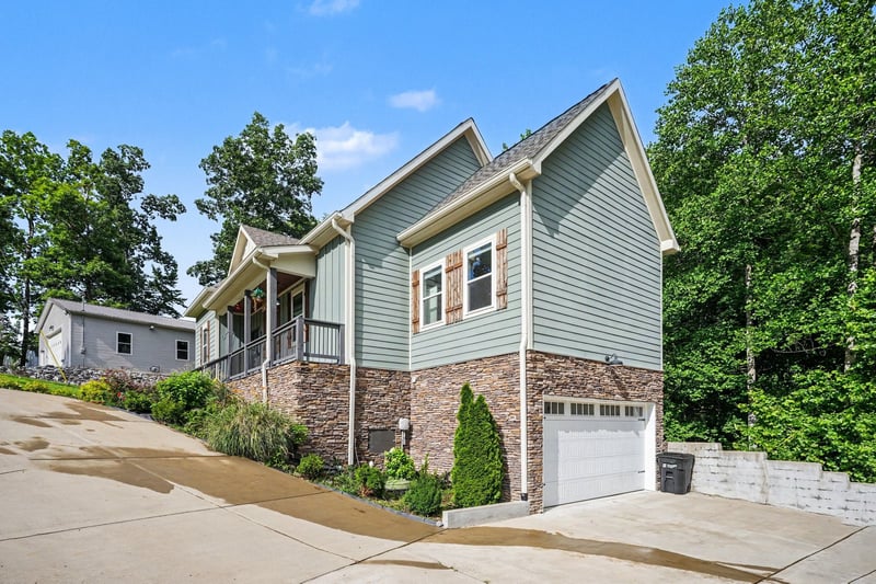 809 Ruby Way, White Bluff, TN 37187