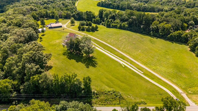 6040 New Cut Rd, Greenbrier, TN 37073