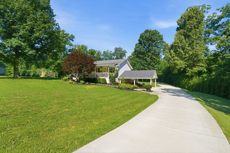 1170 Liberty Rd, Charlotte, TN 37036
