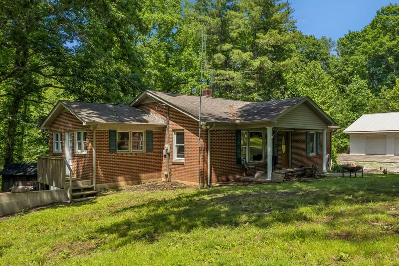 5450 Highway 49 , Vanleer, TN 37181