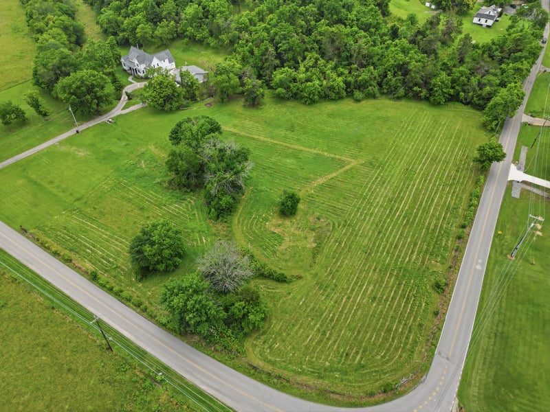 1688 Anderson Rd, Hendersonville, TN 37075