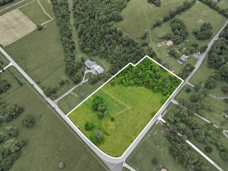 1688 Anderson Rd, Hendersonville, TN 37075