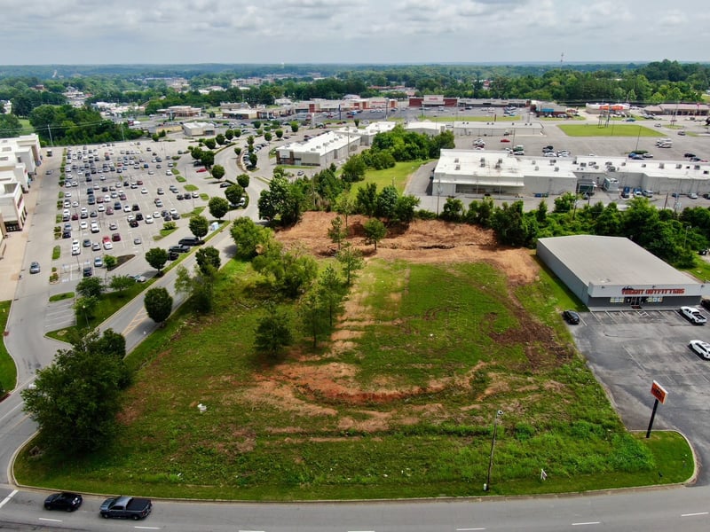 Beasley Dr, Dickson, TN 37055