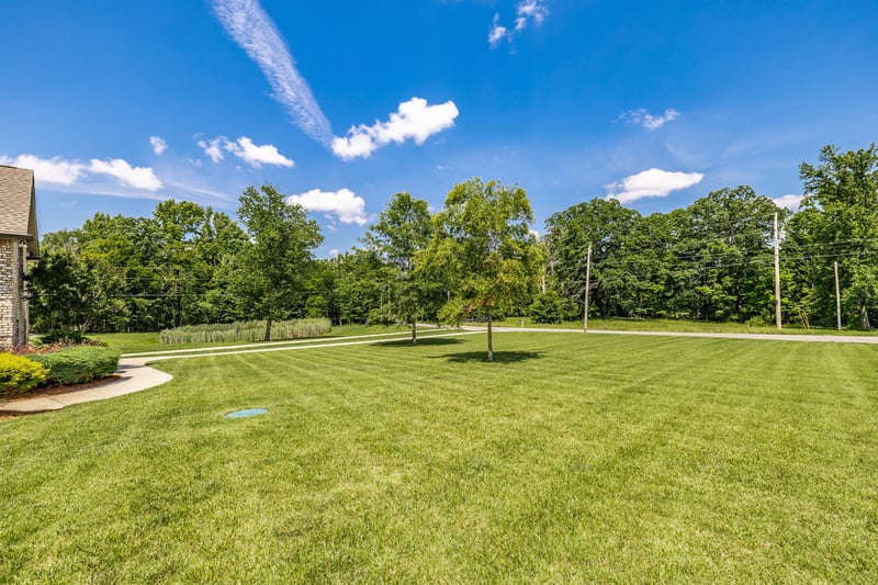 1954 Lake Rd, Greenbrier, TN 37073