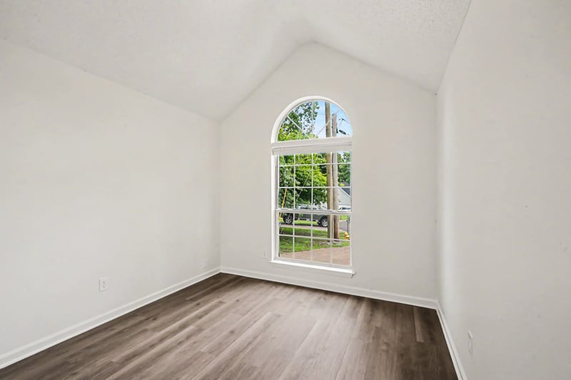 111 Cedar Bend Ct, La Vergne, TN 37086