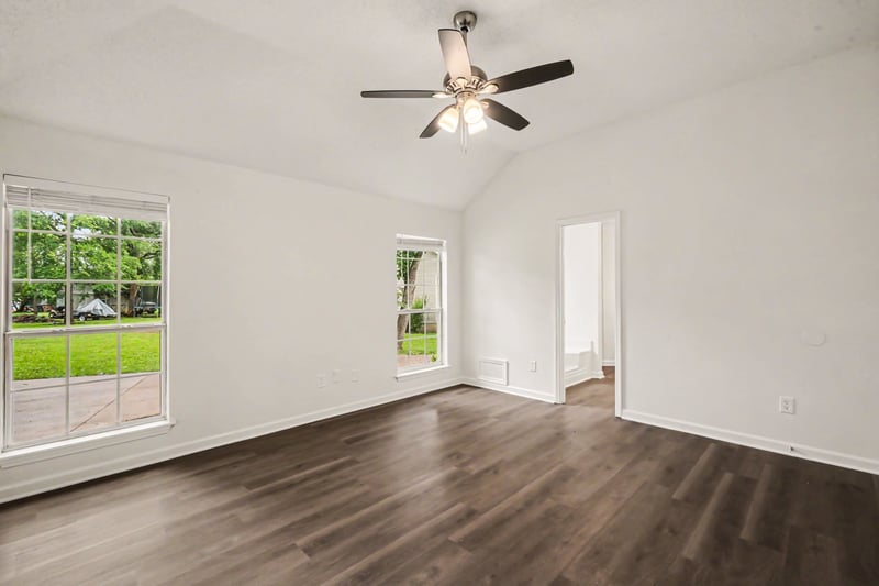 111 Cedar Bend Ct, La Vergne, TN 37086