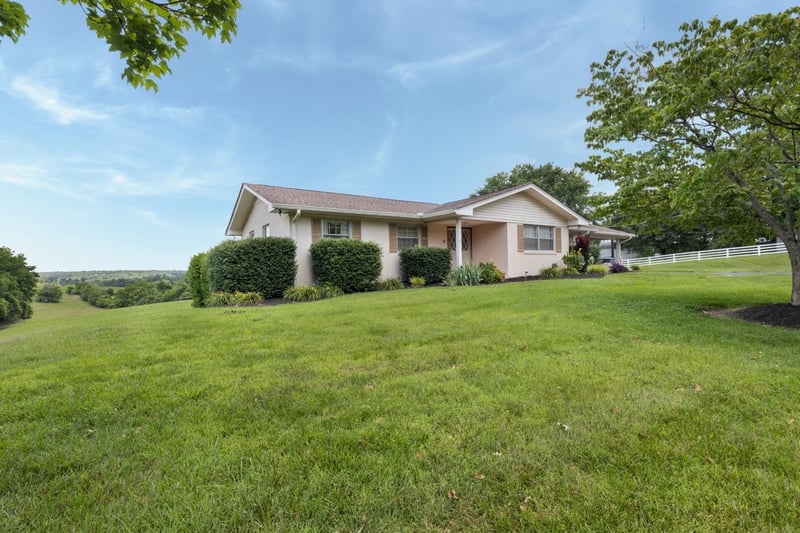 5528 Highway 76 , Springfield, TN 37172