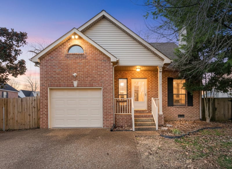 900 Dove Ridge Cir, Nashville, TN 37221