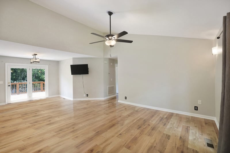 941 Harpeth Bend Dr, Nashville, TN 37221