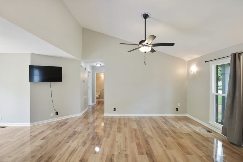 941 Harpeth Bend Dr, Nashville, TN 37221