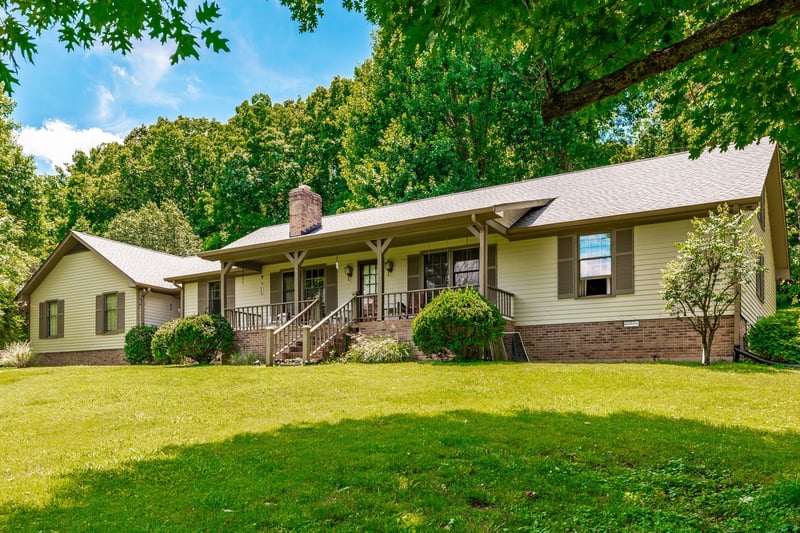 521 Utley Dr, Goodlettsville, TN 37072