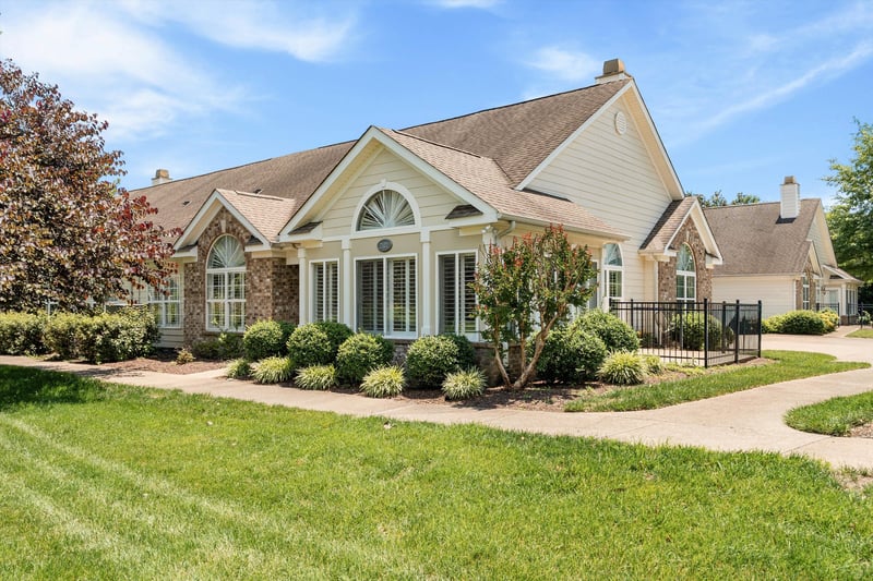 825 Browns Ln #2102, Gallatin, TN 37066