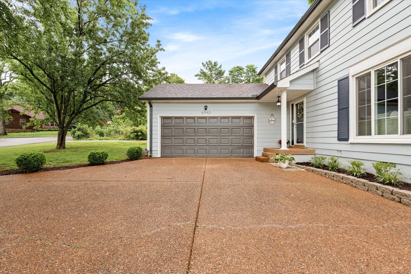 6940 Stone Creek Rd, Nashville, TN 37221
