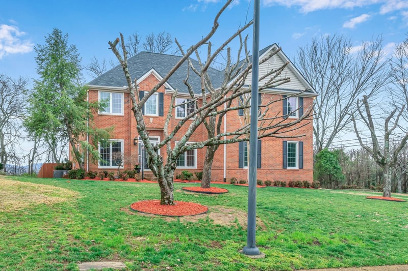 201 Dandridge Dr, Franklin, TN 37067
