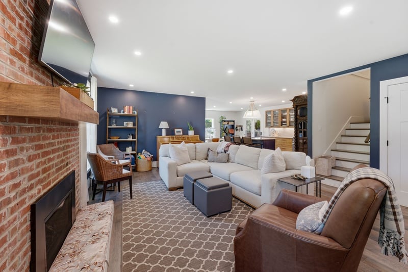 1001 Graybar Ln, Nashville, TN 37204