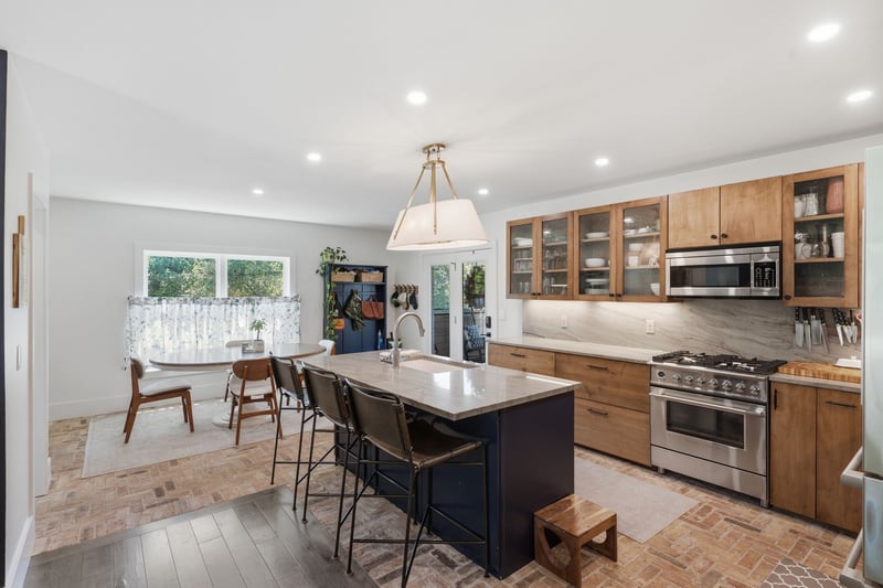 1001 Graybar Ln, Nashville, TN 37204
