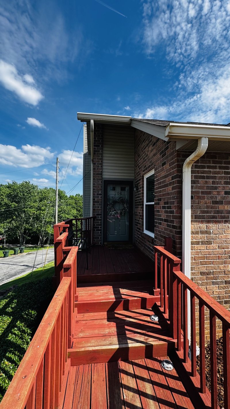 204 Village Cir, Dickson, TN 37055