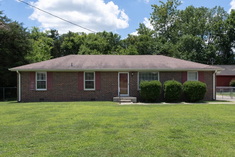 121 Bostring Dr, Hendersonville, TN 37075
