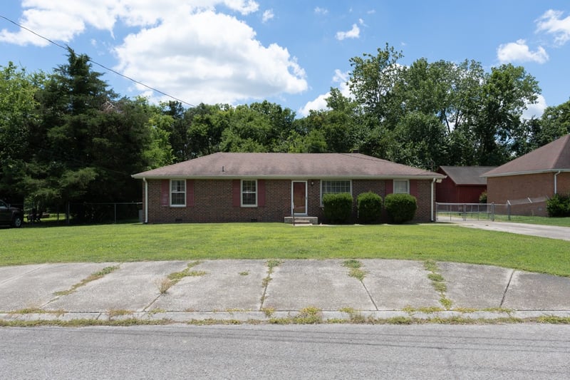 121 Bostring Dr, Hendersonville, TN 37075