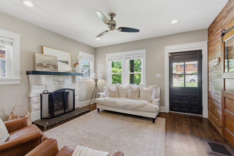 929 Lawrence , Nashville, TN 37204