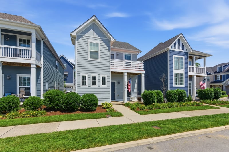 2004 French Bayou Ln, Hendersonville, TN 37075