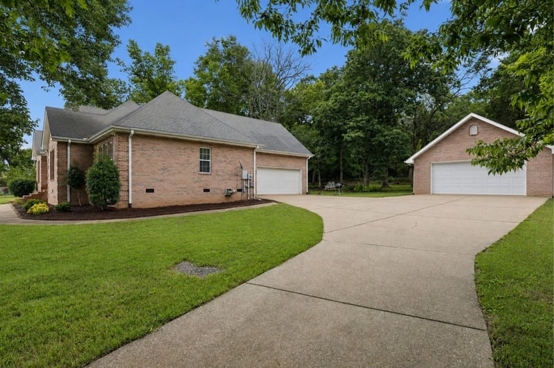 698 Goshen Rd, Lebanon, TN 37087