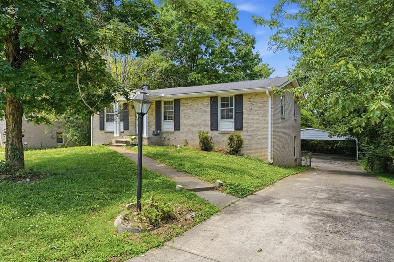 413 Clearwater Dr, Nashville, TN 37217